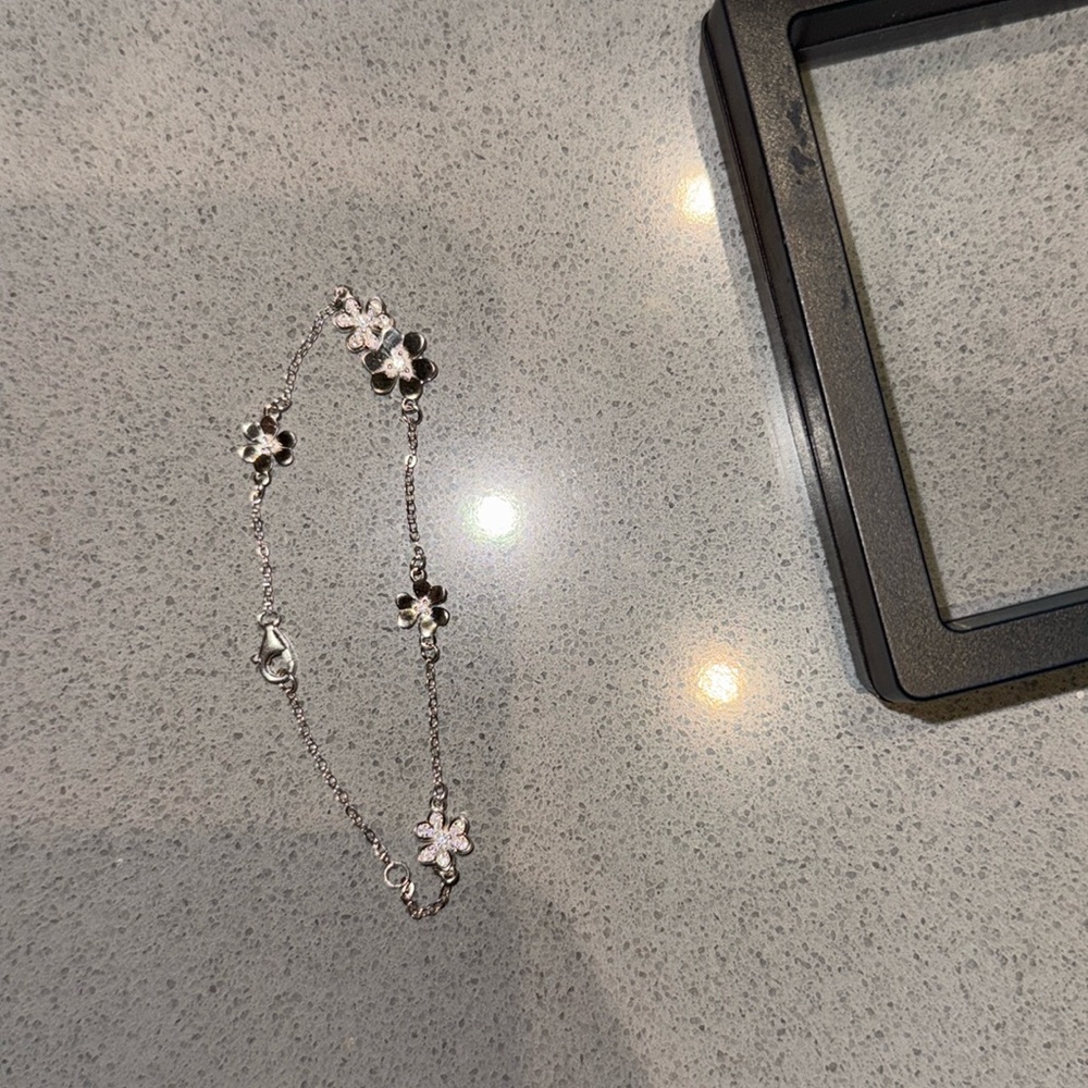 Silver flower bracelet